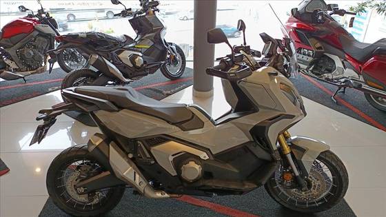 HONDA X-ADV 